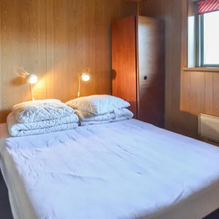 2 Bedroom Beautiful In Fur