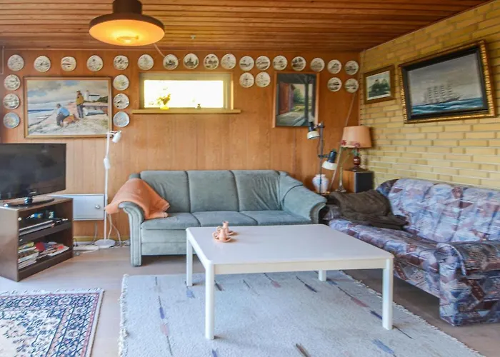 2 Bedroom Beautiful In Casa vacanze Fur