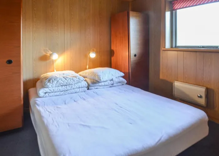2 Bedroom Beautiful In Fur